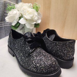 Dirty laundry, Glitter lace up shoes.  Size 6.